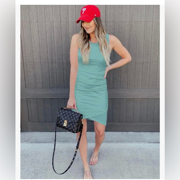 NWT! Sleeveless dress - Picture 2 of 3